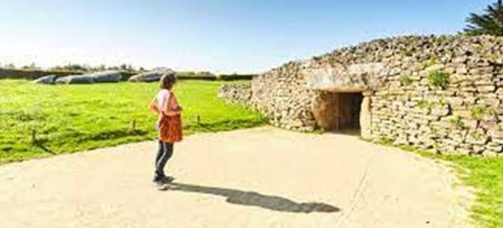 Archäologische Werkstatt: Wild Basketry am Standort der Megalithen