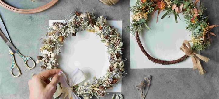 Fabrication d’une couronne de fleurs séchées