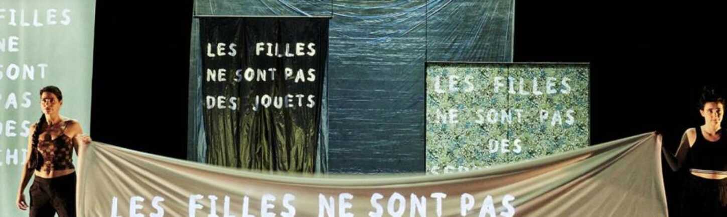 Les filles ne sont pas des poupées de chiffon