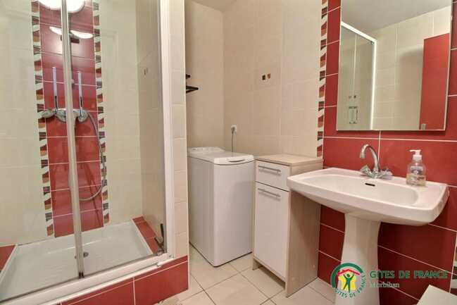 11-Salle de douche au RDC