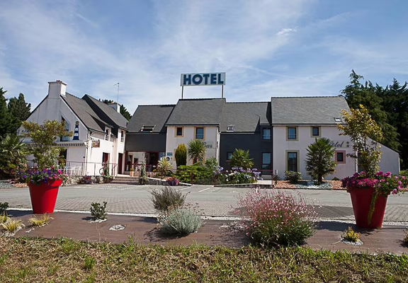Hôtel Le Branhoc - photo hôtel exterieur