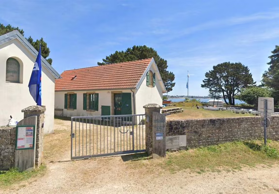 entree-de-l-ecole-de